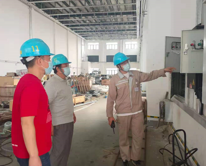 市氣象局窗口赴寧億泰科技開展防雷裝置峻工驗(yàn)收 全面檢查防雷設(shè)備安全
